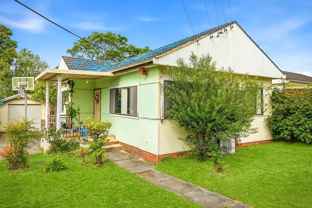 42 Lansdowne Street, Merrylands, NSW 2160