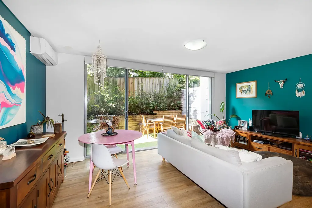 Chic Modern Garden Apartment