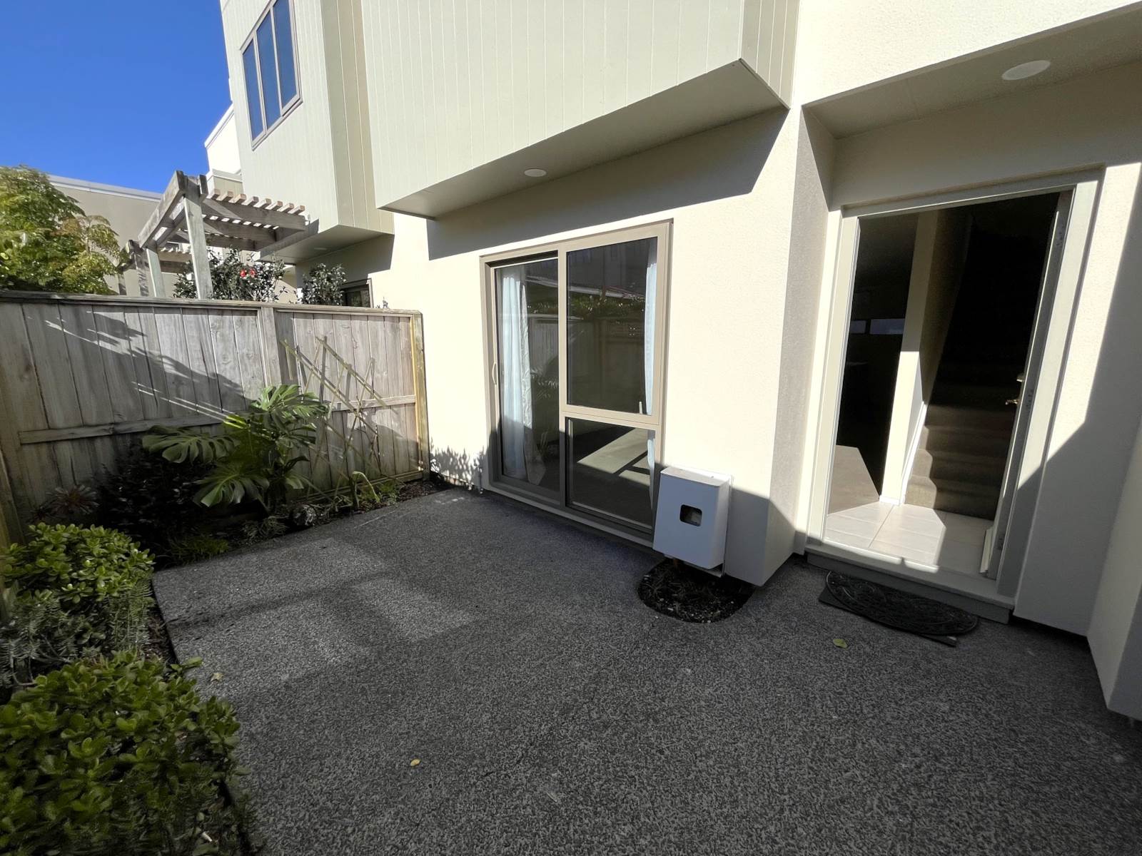 65/21 Hunters Park Drive, Three Kings, Auckland, 2 ਕਮਰੇ, 1 ਬਾਥਰੂਮ, Townhouse