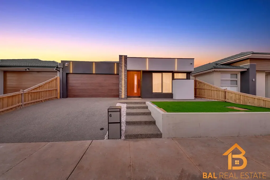 6 Lorikeet Circuit, Rockbank, VIC 3335