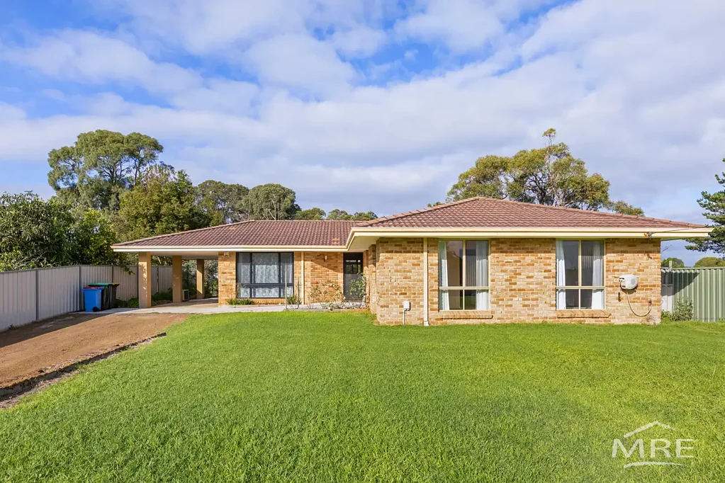 SPACIOUS FAMILY HOME IN A CONVENIENT LOCATION