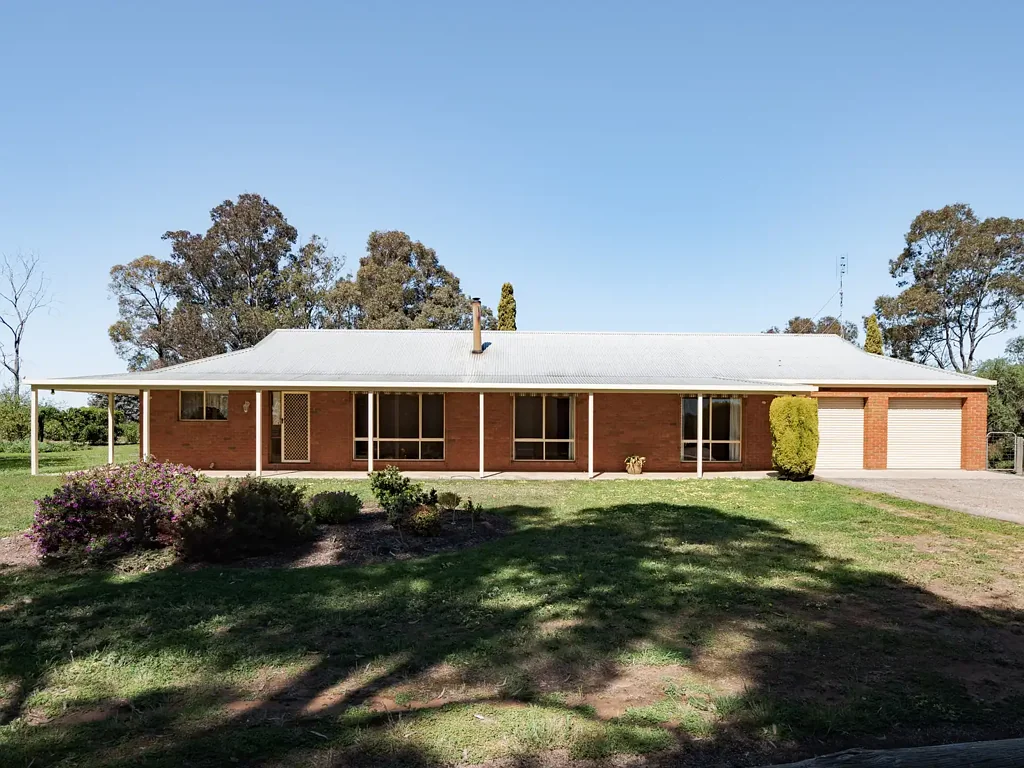 1098 Foster Road, Rochester, VIC 3561