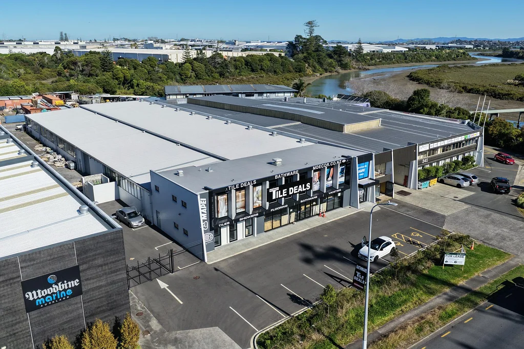 East Tamaki  High profile industrial - Ti Rakau Drive