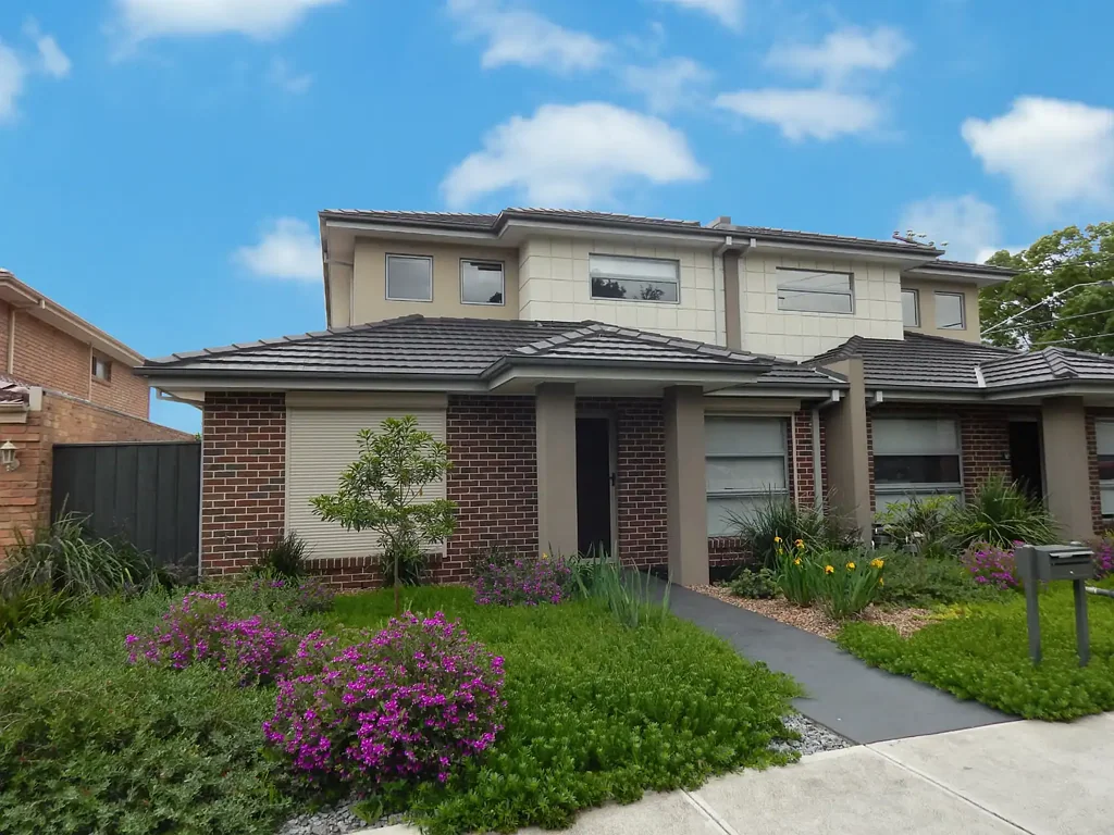 Stunning & Stylish In An Unrivalled Location!