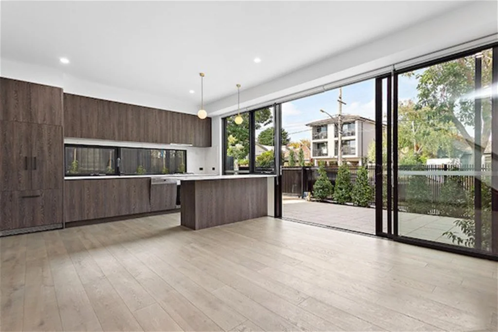 St Kilda East 3房  Brand New Completed Townhouses in St. Kilda