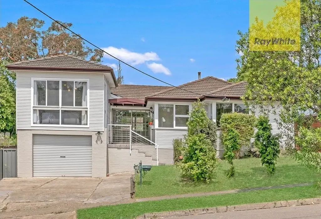 Old Toongabbie 4ห้องนอน MODERN FAMILY HOME WITH HUGE POTENTIAL