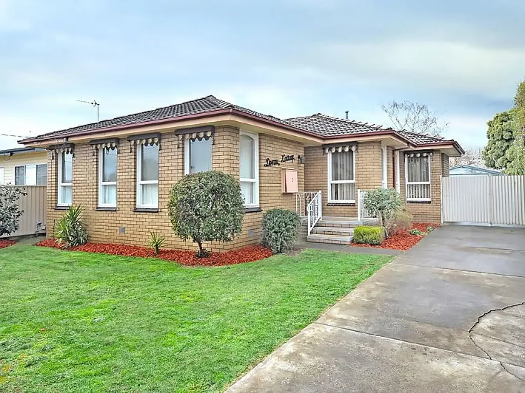 GREAT HOME, GREAT LOCATION ON GOOD SIZED BLOCK
