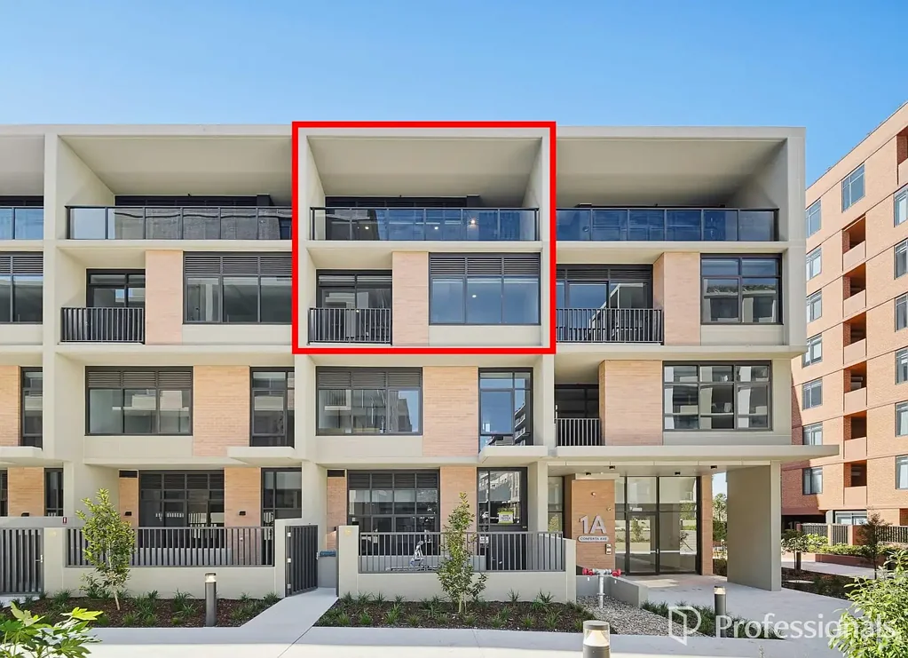 Brand New Dual Level Apartment in Prime Location