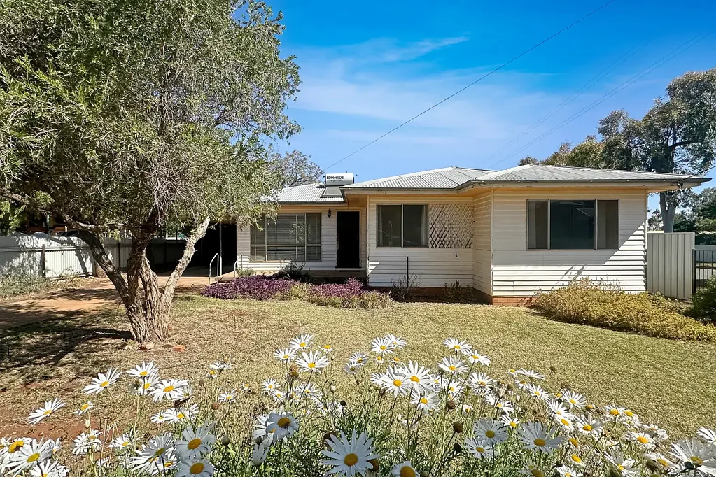 16 Mathews Street, Cobar, NSW 2835