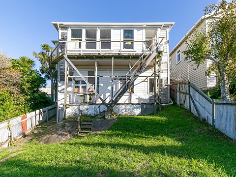 Aro Valley 14部屋 Renovate or Detonate