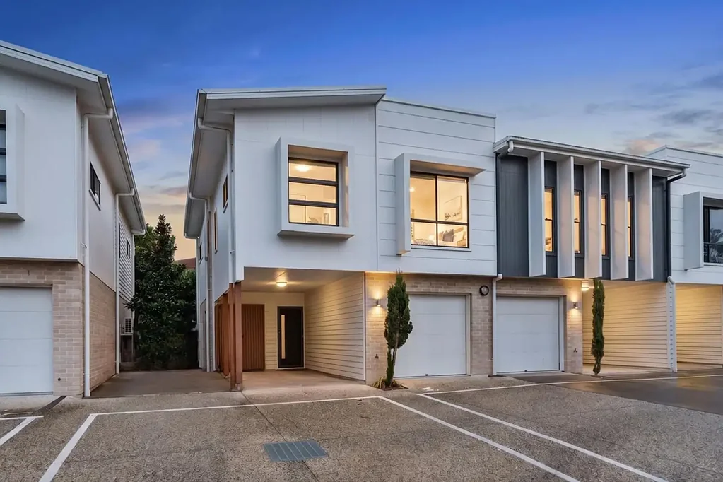 Taigum 4침실 Style, Space & Sophistication in a Coveted Taigum Community