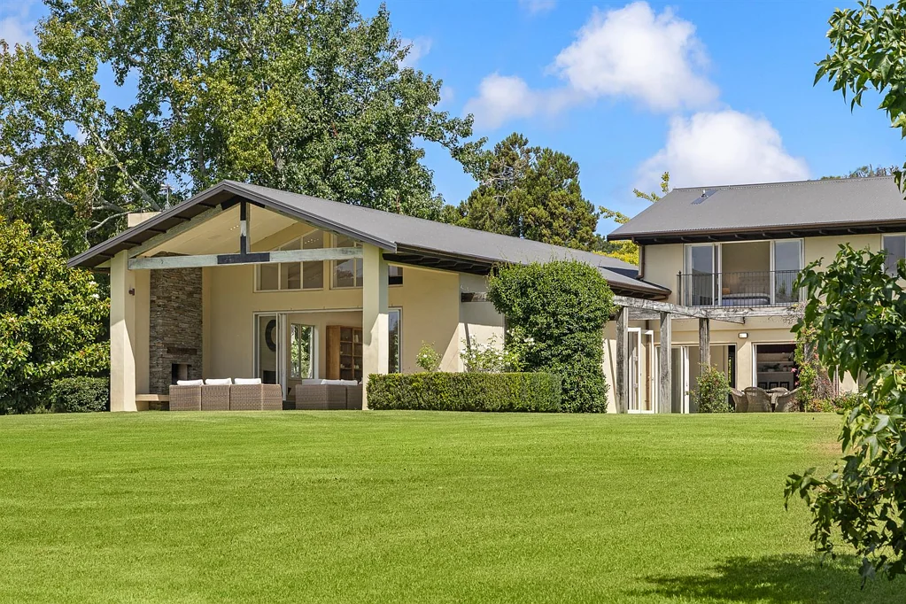Kumeu 7房  Tuscan Inspiration- 1 Ha Park like Setting