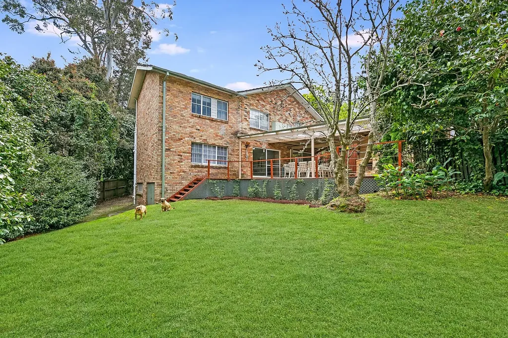 Large self contained two bedroom apartment with large pergola covered entertaining terrace