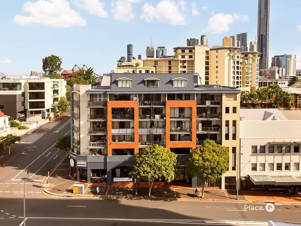Fortitude Valley 2Kwarto Top Floor Renovated Apartment with Expansive Outdoor Living on New Farm Fringe
