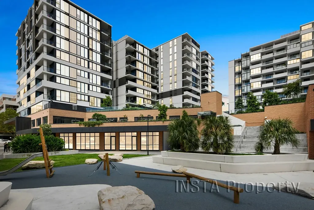 Bankstown 2Kwarto One-Year-Old High-Level Apartment with Dual Balconies in Sought-After Bankstown