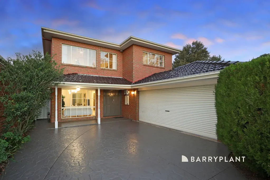 Oakleigh East 5房 五卧宽敞住宅 东南热门郊区 自然光线充沛 低维护环境 便捷生活设施 Spacious Family Living in the Heart of Oakleigh East
