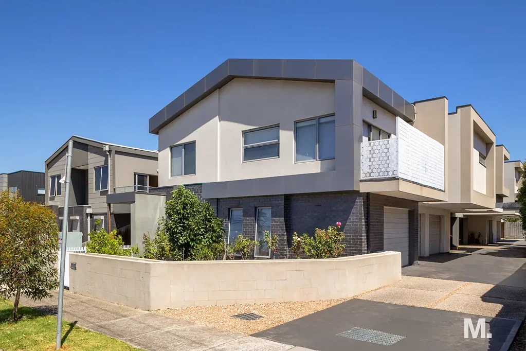 8/5 Queen Street, Essendon, VIC 3040