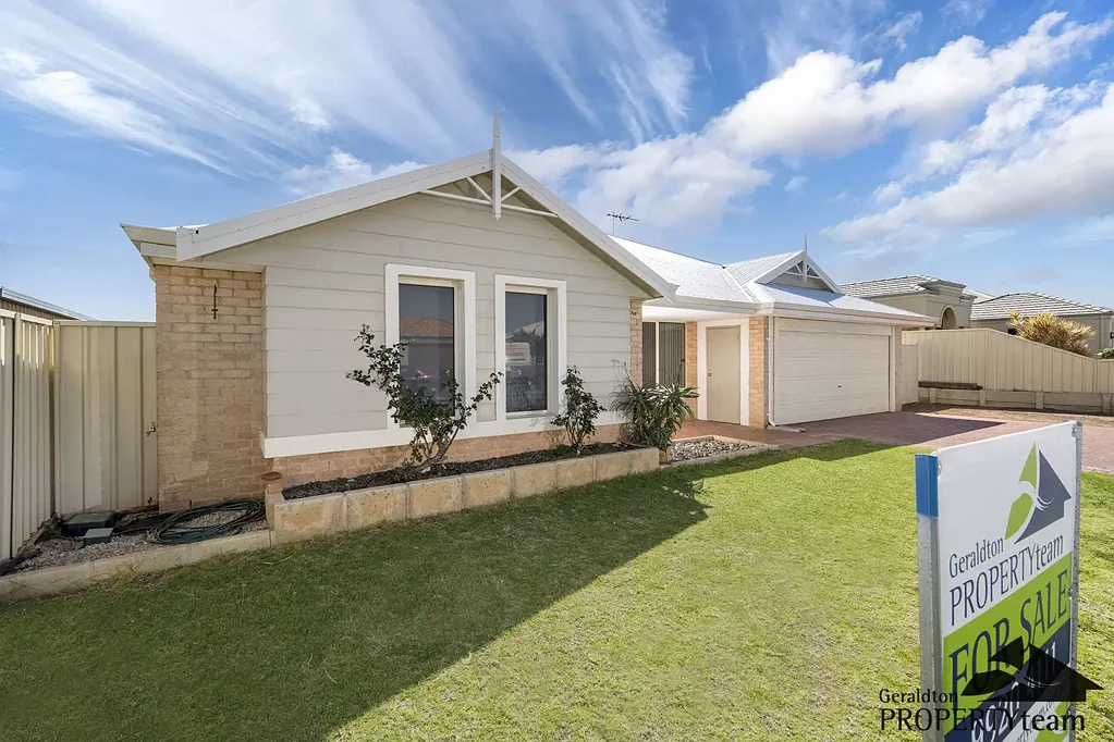 Comfortable Living at 3 Angler Parade