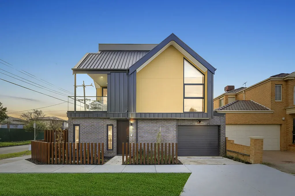 Pascoe Vale South 3 Bedroom A choice of Three Brand New Street Facing Town homes