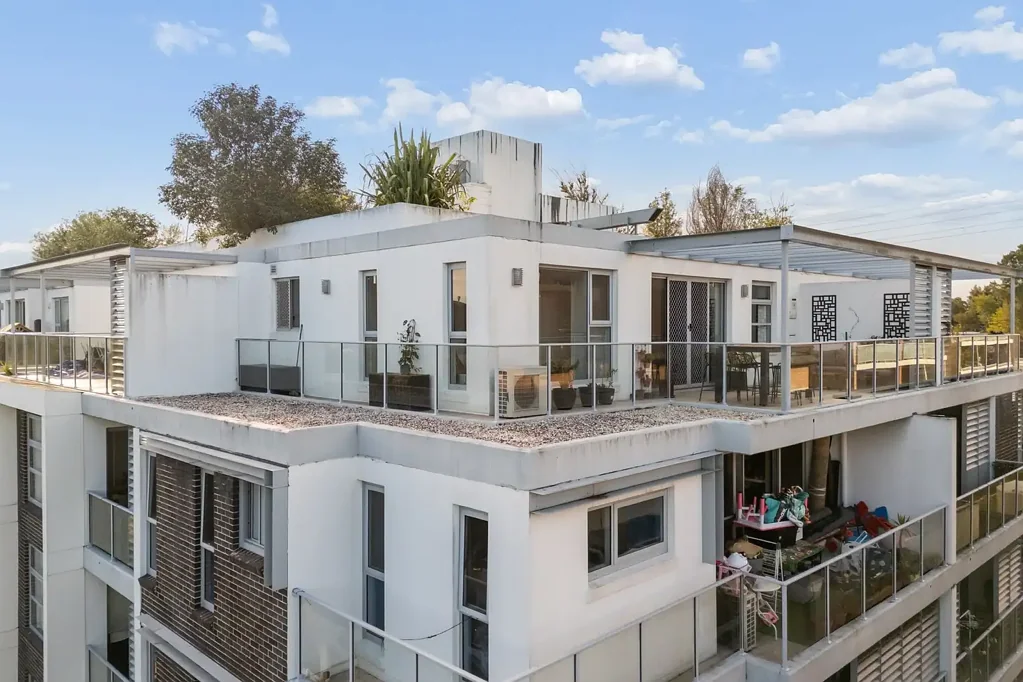 Homebush West 2房 顶层公寓 | 宽敞的138平方米转角住宅，享有Olympic Park景观 Top Floor Penthouse | Expansive 138sqm Corner Residence with Olympic Park Views