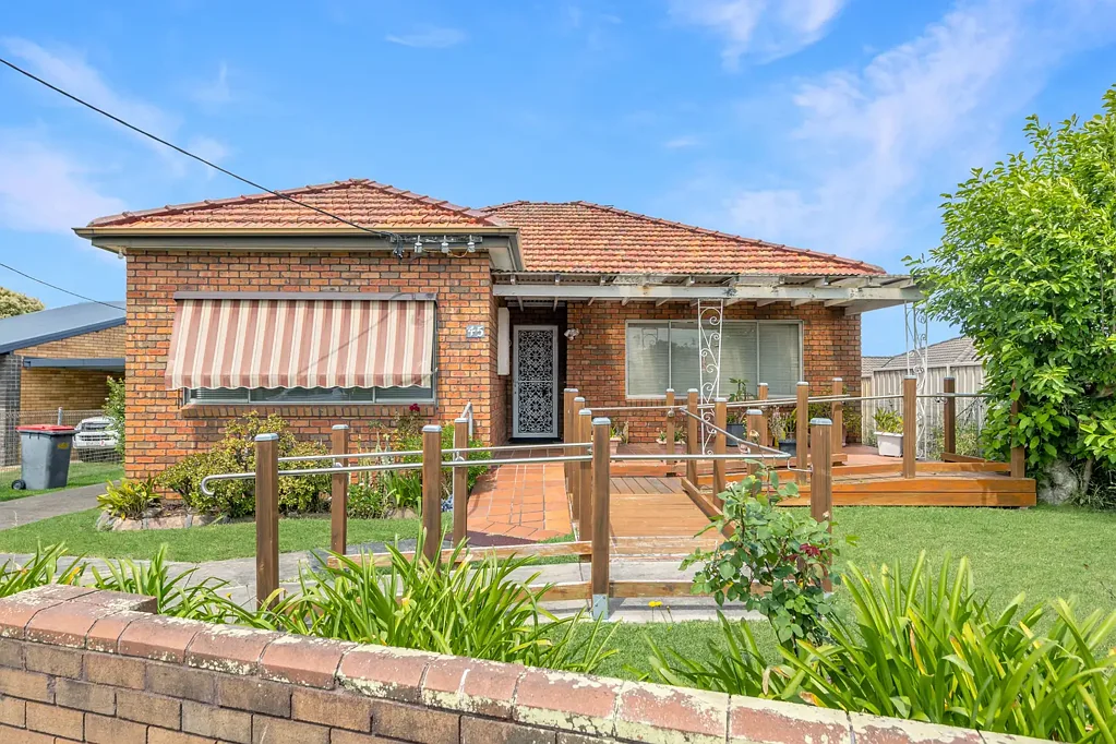 Charlestown 2房  Charming Original Cottage with Ocean Views on Rare 936sqm Block
