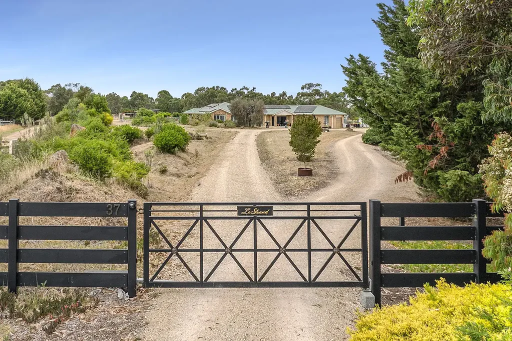 37 Kathryn Court, Riddells Creek, VIC 3431