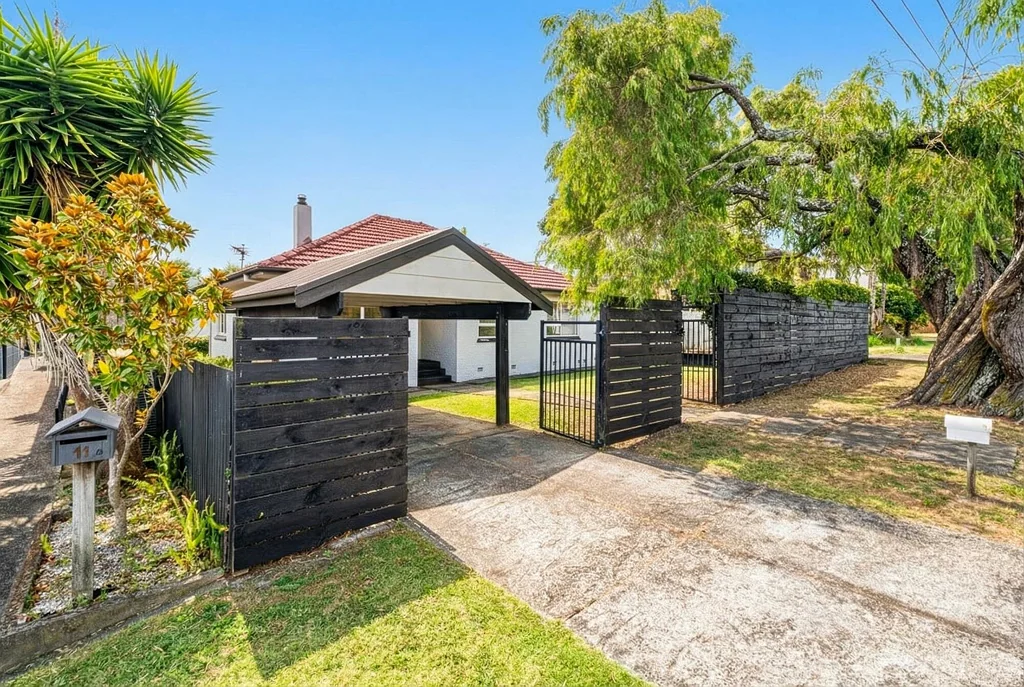 1/9 Corrella Road, Belmont, North Shore City, Auckland