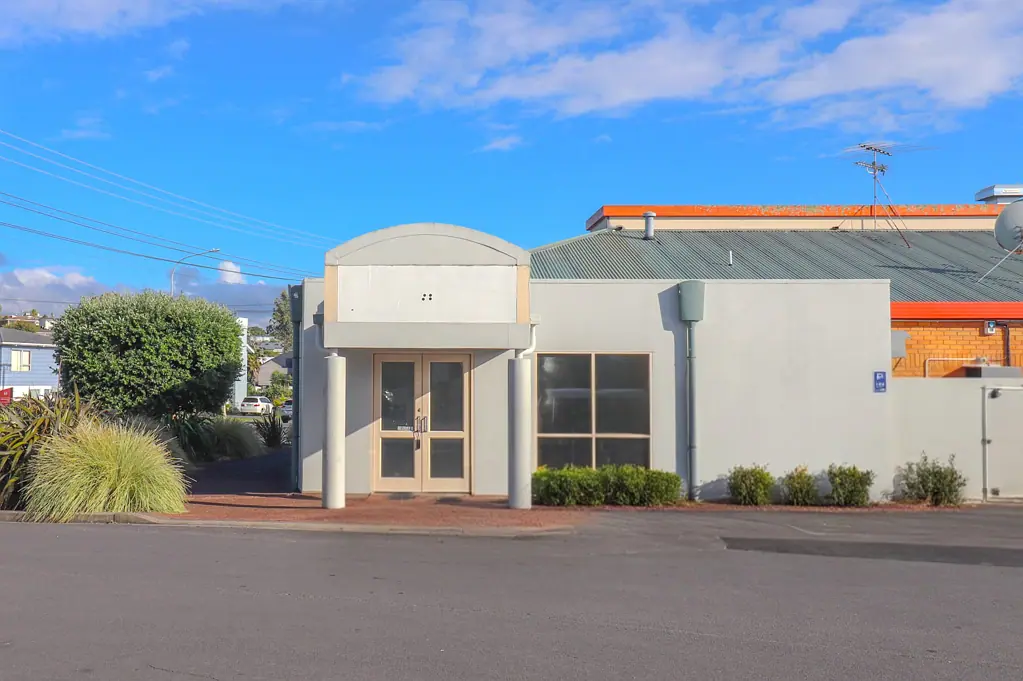 Red Beach High profile retail premises