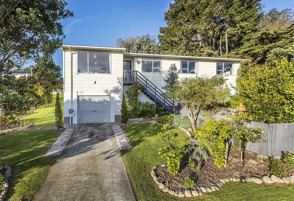 2 Adventure Drive, Whitby, Porirua City, Wellington
