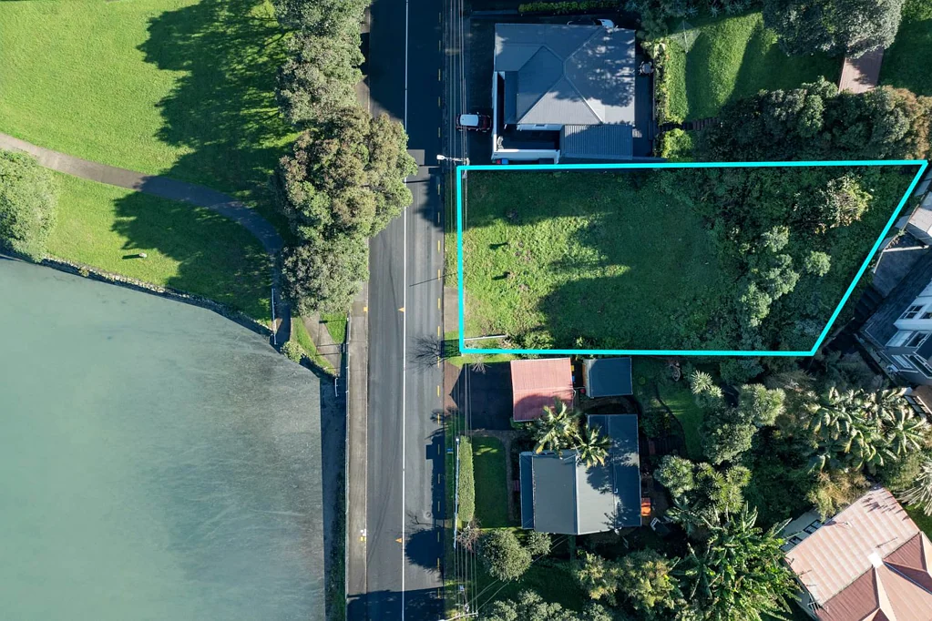 Onehunga Vendors Want It Gone!