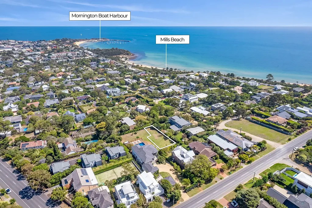 Mornington Prime Beleura Hill Opportunity with Bay Views