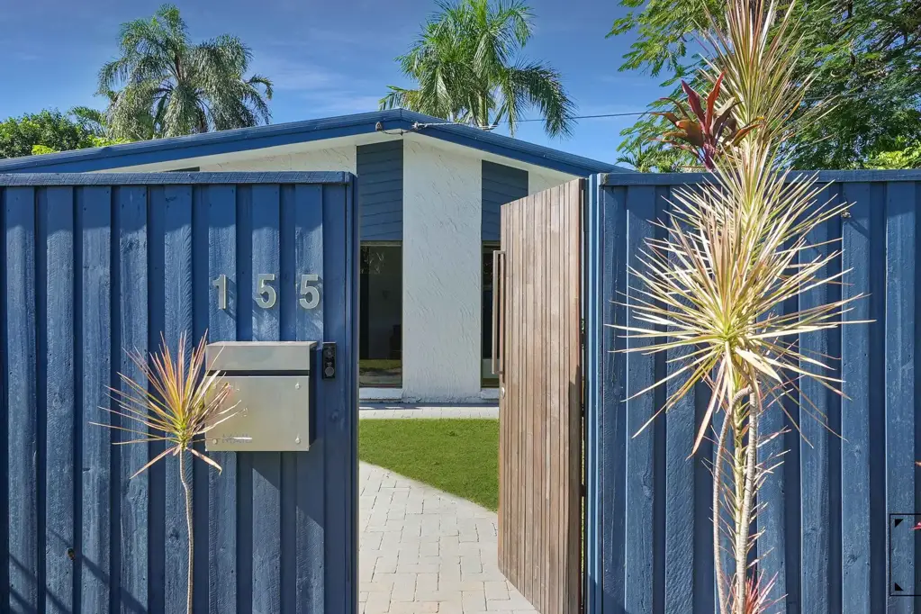 Trinity Park 4ਬੈੱਡਰੂਮ Relaxed coastal living on a spacious corner block