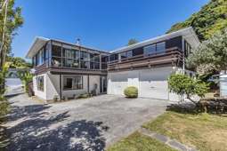 19 Greyfriars Crescent, Tawa