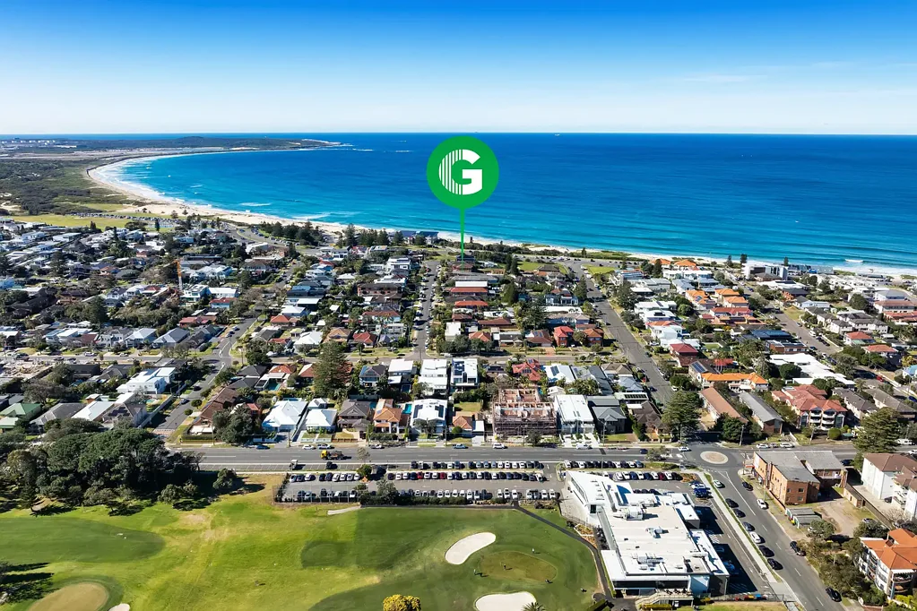 Cronulla 5房 海滨瑰宝 657.6㎡土地 四套公寓 即享收入 再开发潜力 便捷生活 Rare Beachside Landholding