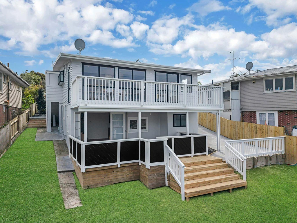 New Windsor 5Kwarto Home + Development Upside  RC BC EPA Approved