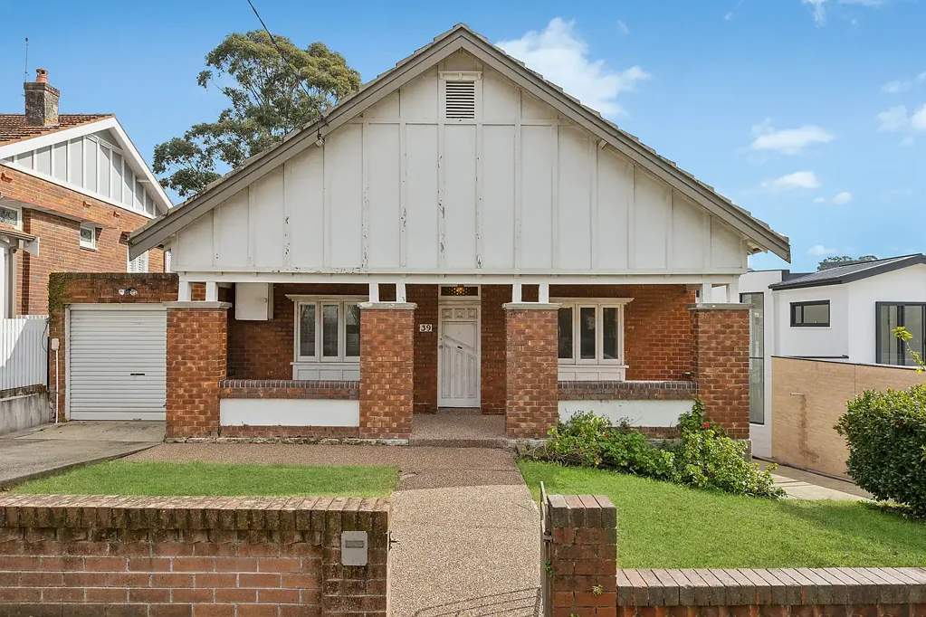 Naremburn 3Moenga Classic Californian bungalow of immense potential