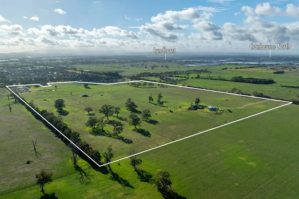 Skye 4房 占地37.3公顷 优越位置 Carrum Downs便利 设施齐全 交通便捷 农舍四居 棚屋众多 开发潜力 Big Future with Development Potential