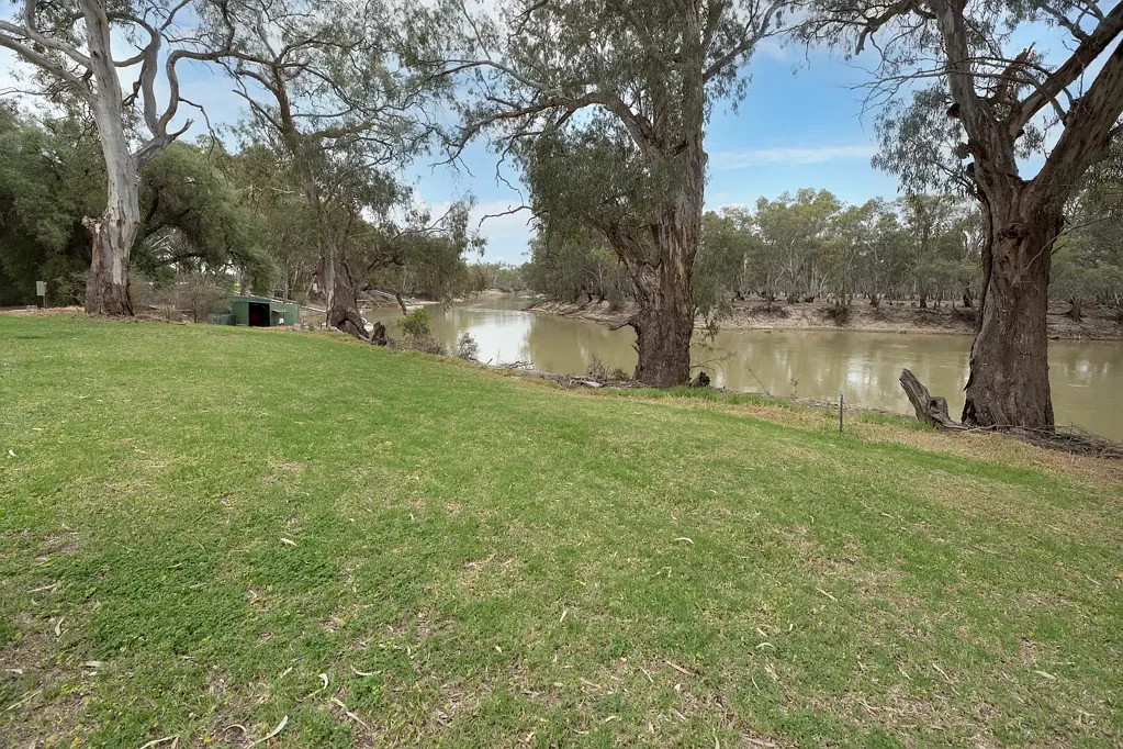 Piangil 3部屋 Rare Riverfront Living - Space, Serenity & Character