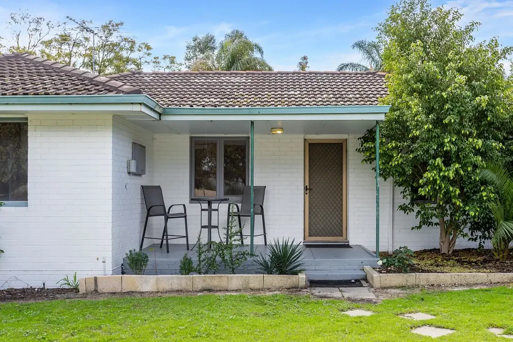 Bullsbrook 4ਬੈੱਡਰੂਮ Traditional Charm Meets Practical Living – Big Block, Shed, and Cosy Fireplace