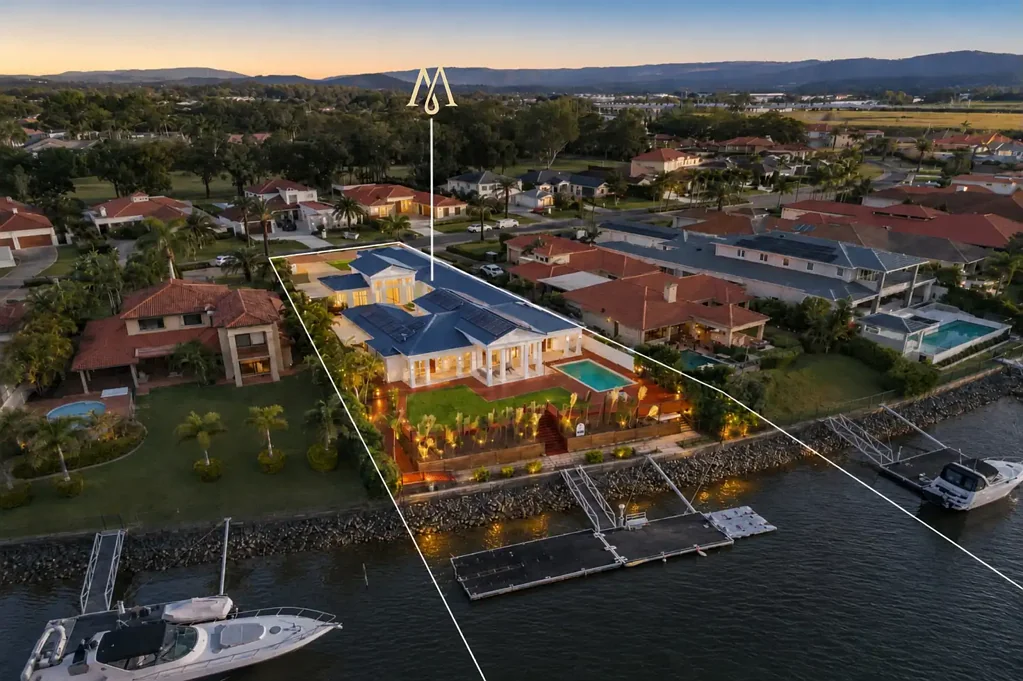 Hope Island 5房  North Facing Single Level Prestigious Waterfront Residence in Hope Island Resort
