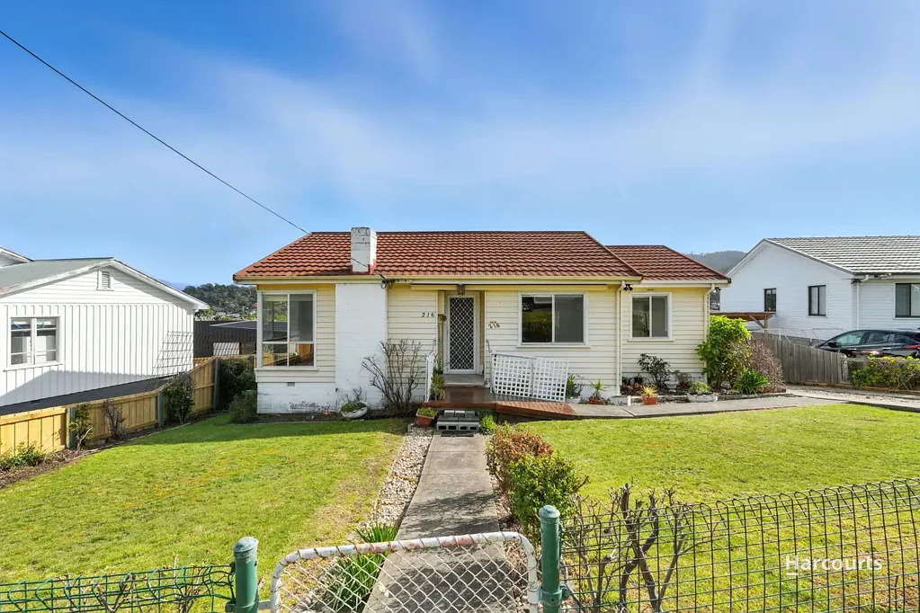 216 Cambridge Road, Warrane, TAS 7018