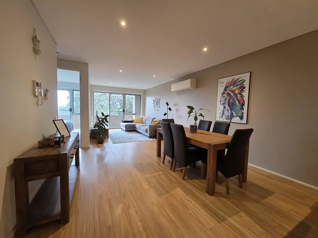 Beautifully Presented 2 Bedroom Apartment in Prime Location