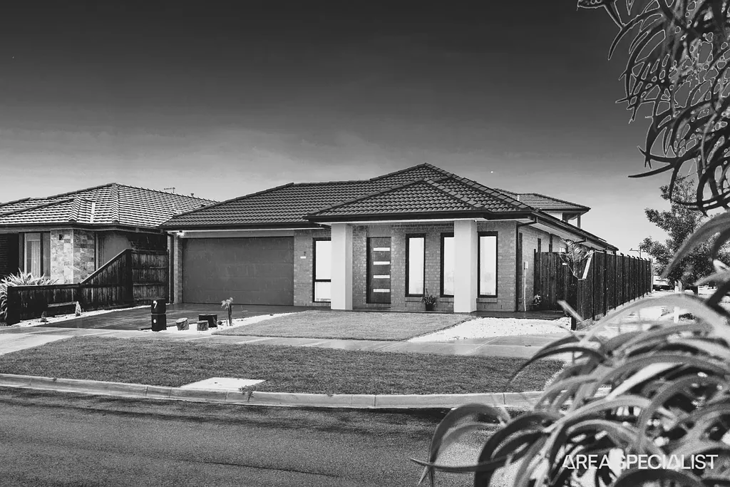 7 Wattlebird Drive, Kurunjang, VIC 3337