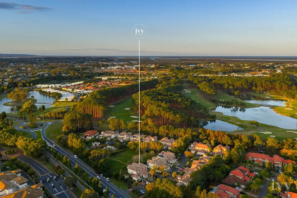 2/23 Santa Barbara Road, Hope Island, QLD 4212