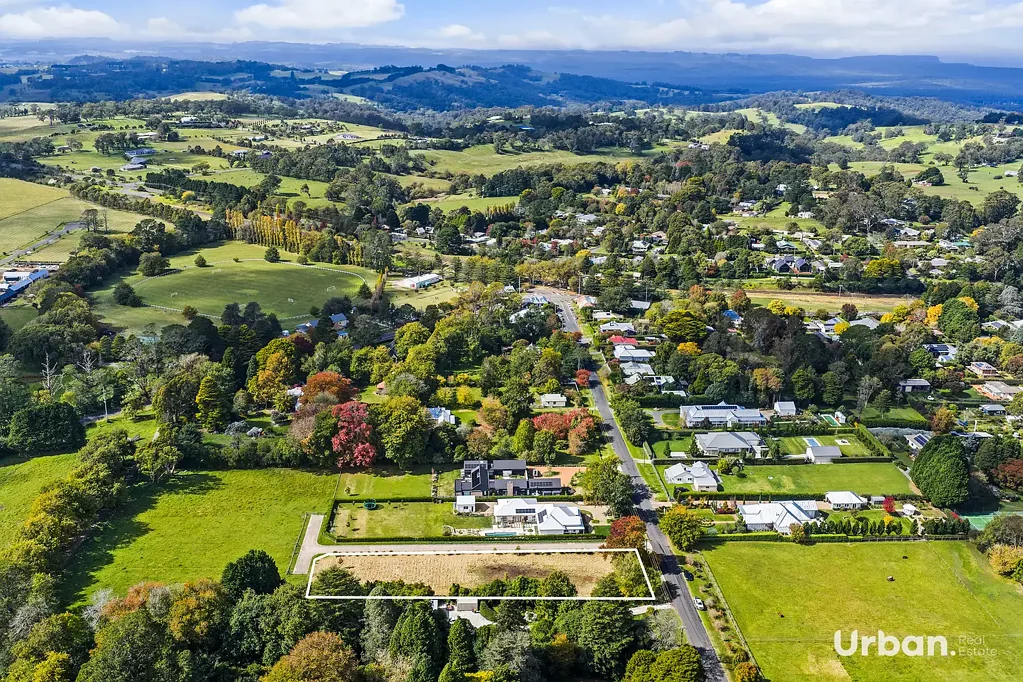 Exeter  Expansive Land Offering in a Peaceful Exeter Setting