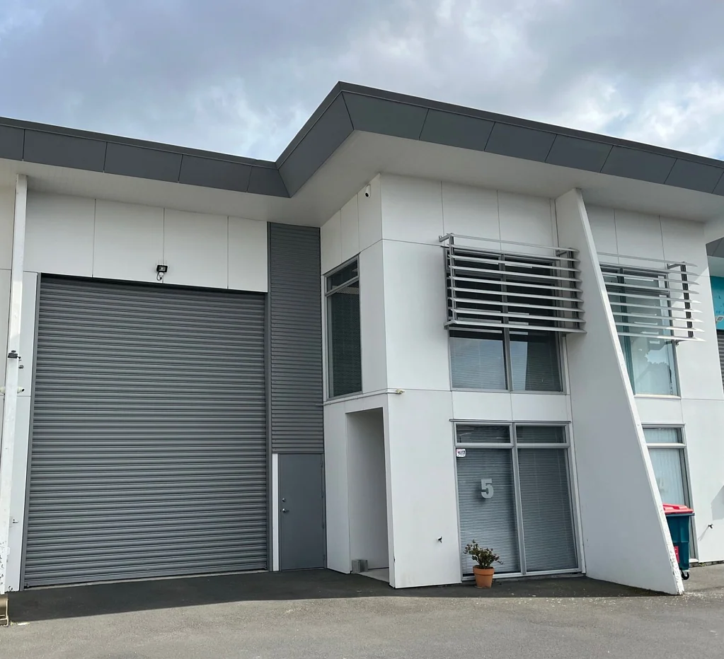 Greerton Modern premium unit in central Greerton location!