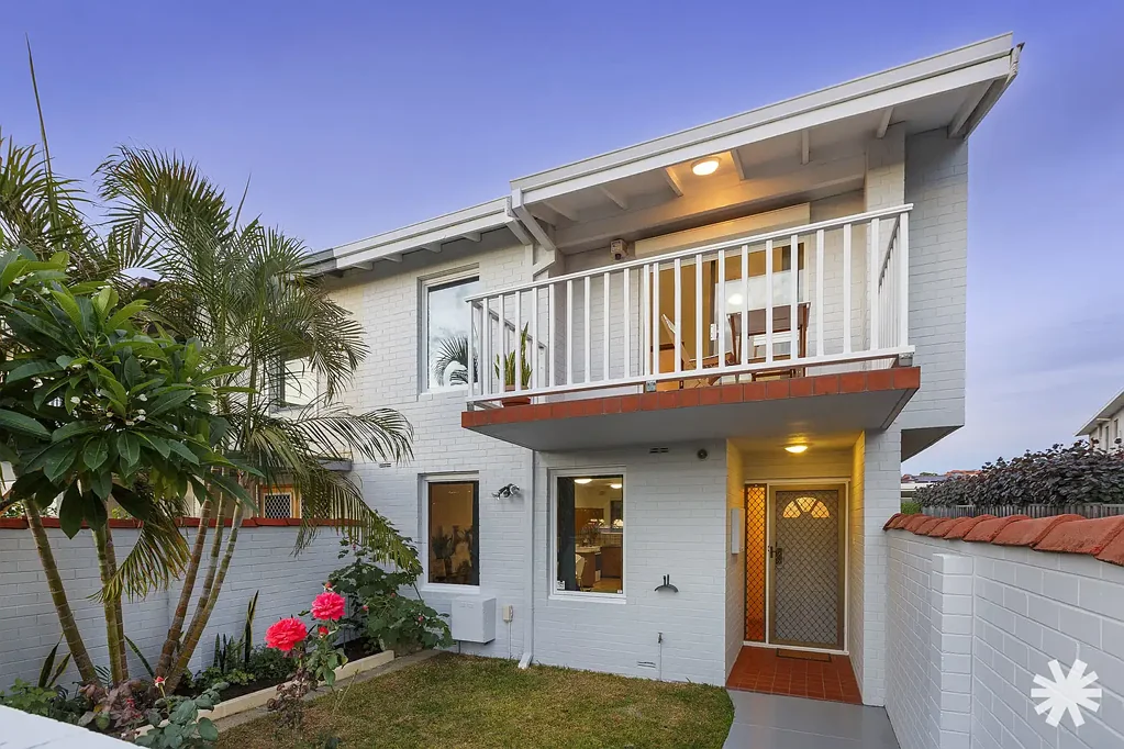 Como 3 Bedroom RIVERSIDE TERRACE WATER VIEWS