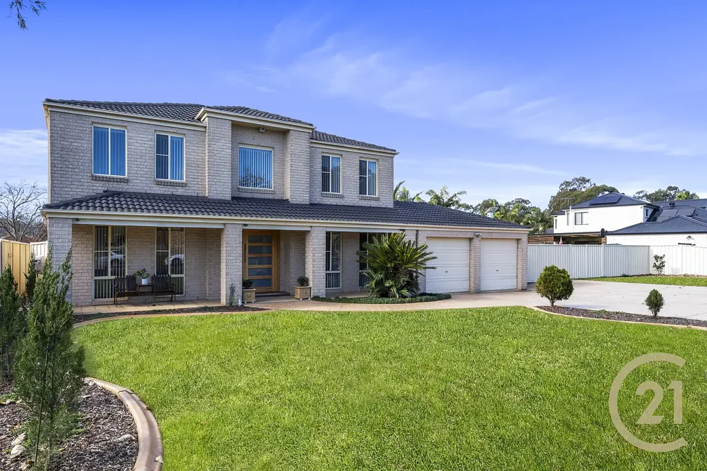 Wattle Grove 4 Slaapkamer GRAND FAMILY HOME ON 1015sqm with a 33m FRONTAGE!