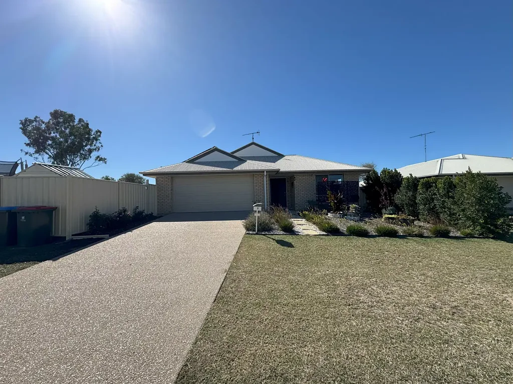 1 Austin Cres, Moura, QLD 4718