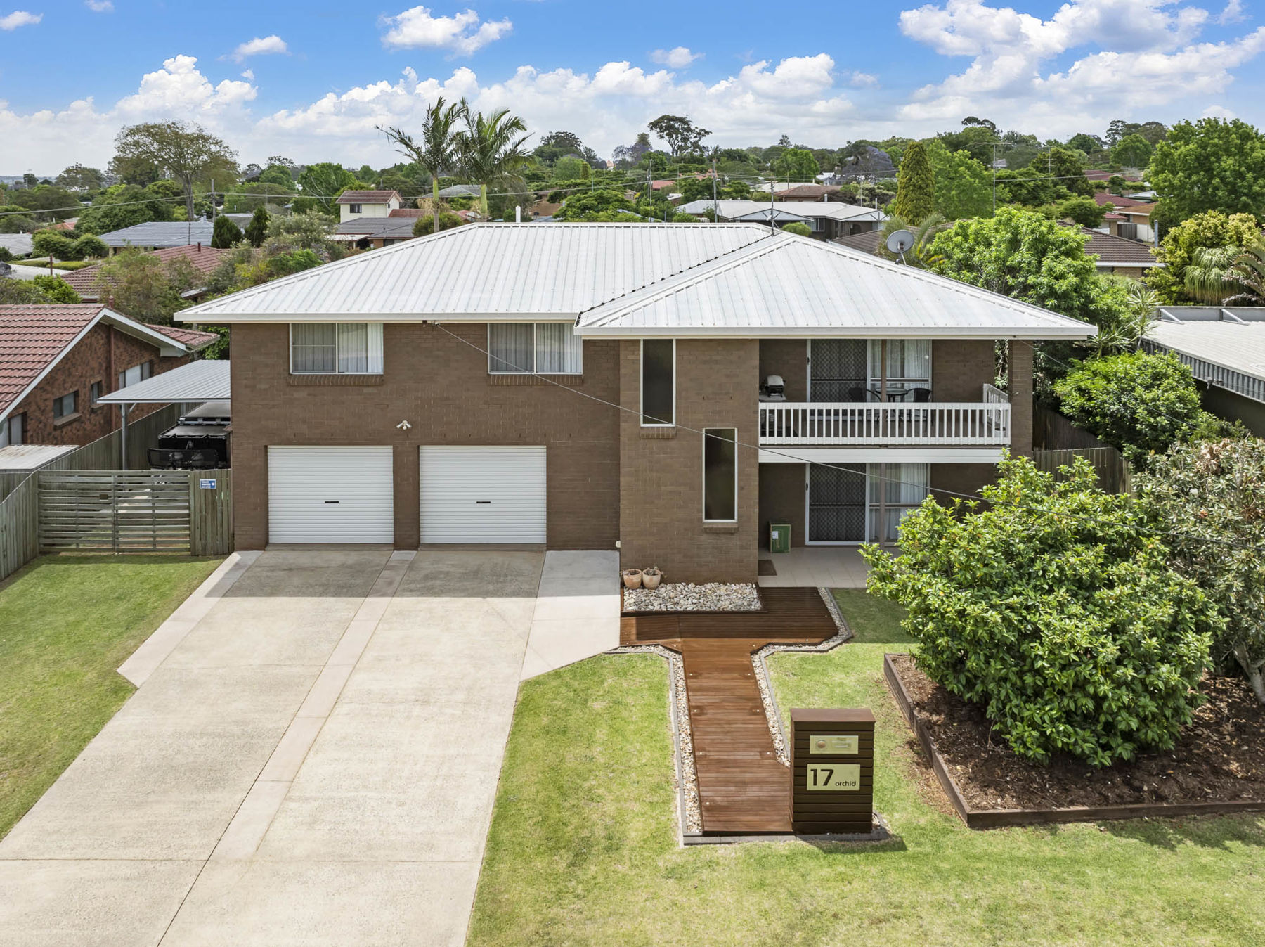 17 ORCHID ST, CENTENARY HEIGHTS QLD 4350, 0部屋, 0バスルーム, House